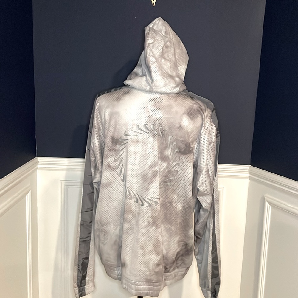 Nike zip up jacket - Picture 2 of 3